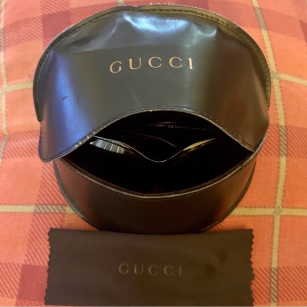 👑✅PRICE FIRM✅NO OFFERS 👑AUTHENTIC GUCCI Oversized Sunglasses. - Picture 2 of 16